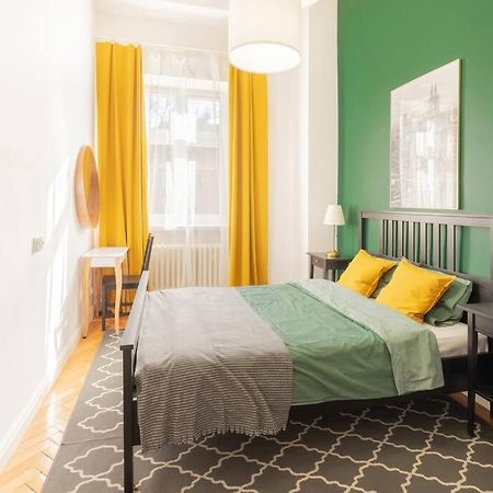 Wyjatkowy Apartament Na Rynku Вроцлав Экстерьер фото